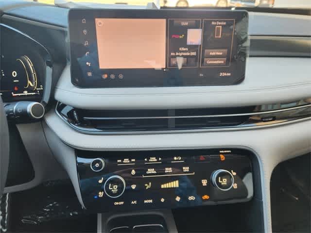 Thumbnail: 2026 INFINITI QX60 - 16