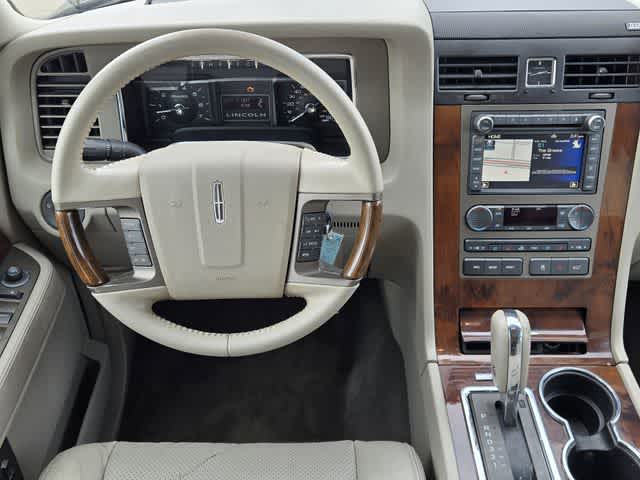 Thumbnail: 2011 Lincoln Navigator - 15