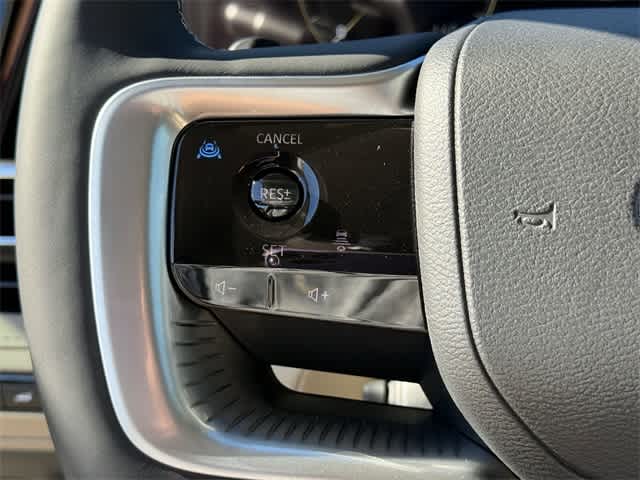 Thumbnail: 2026 INFINITI QX80 - 23