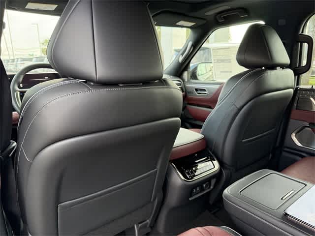 Thumbnail: 2026 INFINITI QX80 - 16