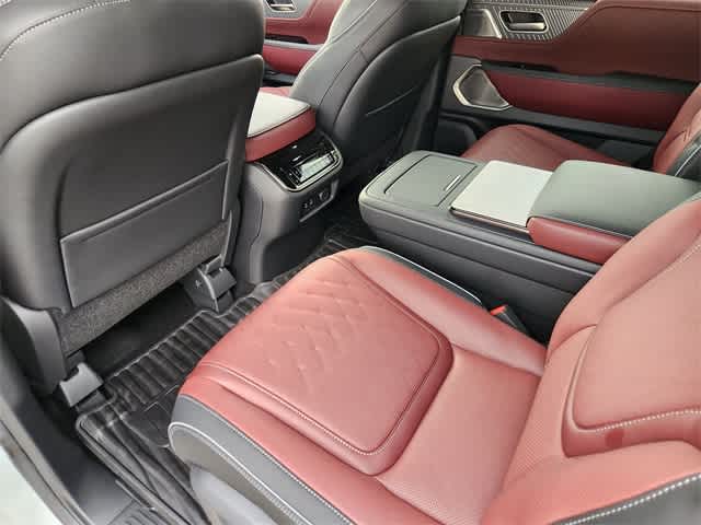 Thumbnail: 2026 INFINITI QX80 - 12