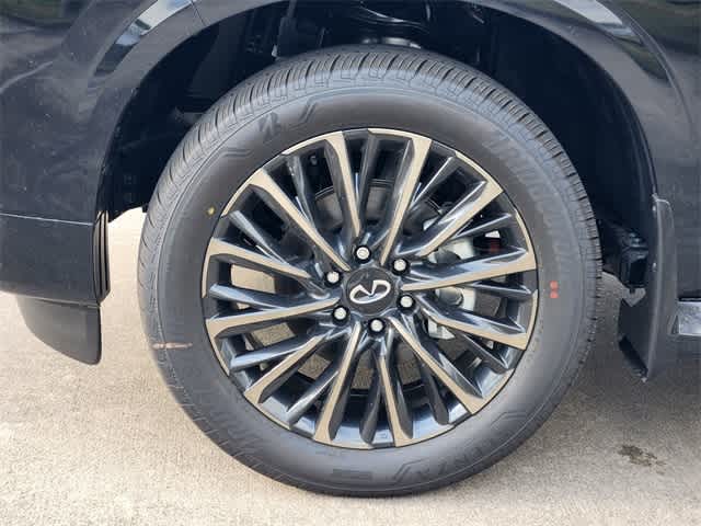 Thumbnail: 2026 INFINITI QX80 - 8