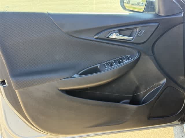 Thumbnail: 2023 Chevrolet Malibu - 8