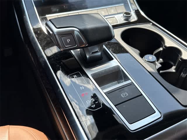 Thumbnail: 2022 Audi Q8 - 19