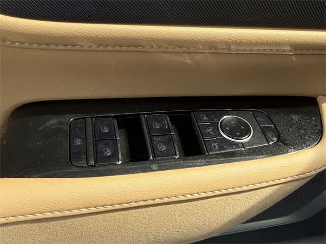 Thumbnail: 2026 INFINITI QX80 - 9