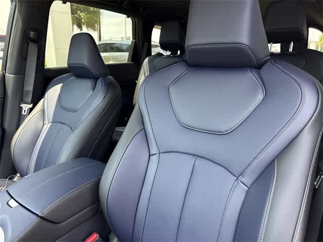 Thumbnail: 2026 INFINITI QX60 - 13