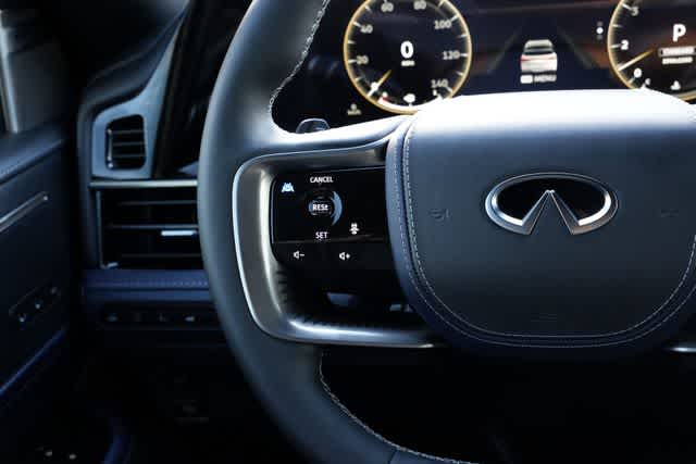 Thumbnail: 2026 INFINITI QX80 - 10