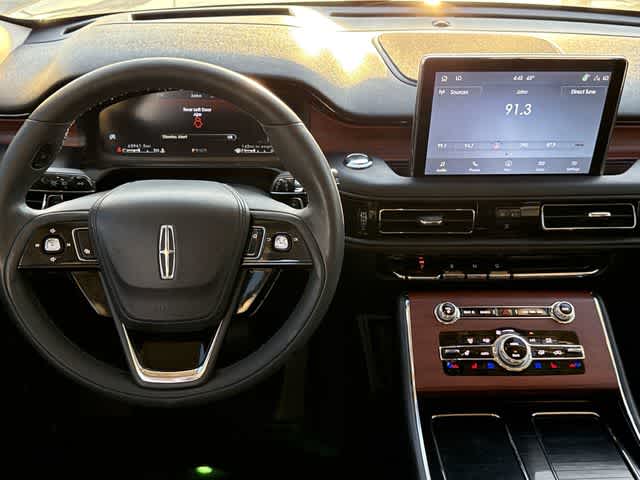 Thumbnail: 2023 Lincoln Aviator - 17