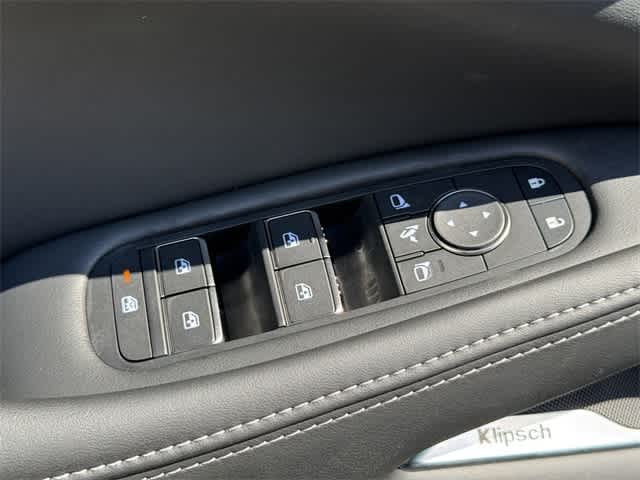 Thumbnail: 2026 INFINITI QX60 - 9