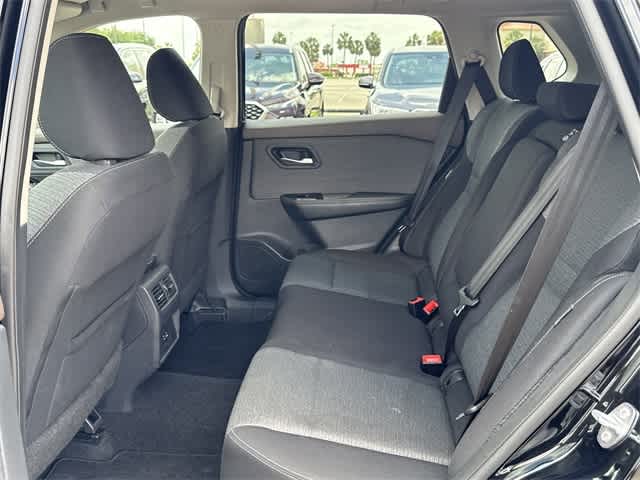 2021 Nissan Rogue SV 13