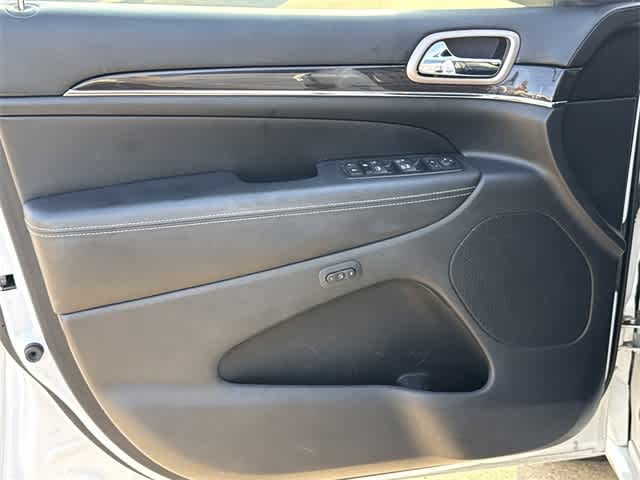 Thumbnail: 2017 Jeep Grand Cherokee - 8