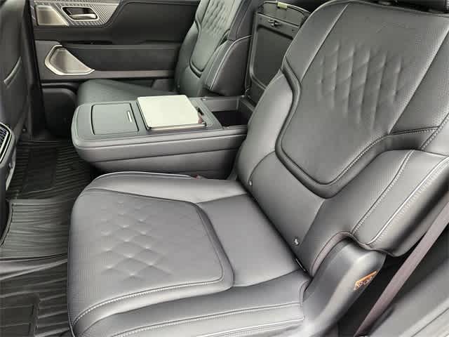 Thumbnail: 2026 INFINITI QX80 - 13