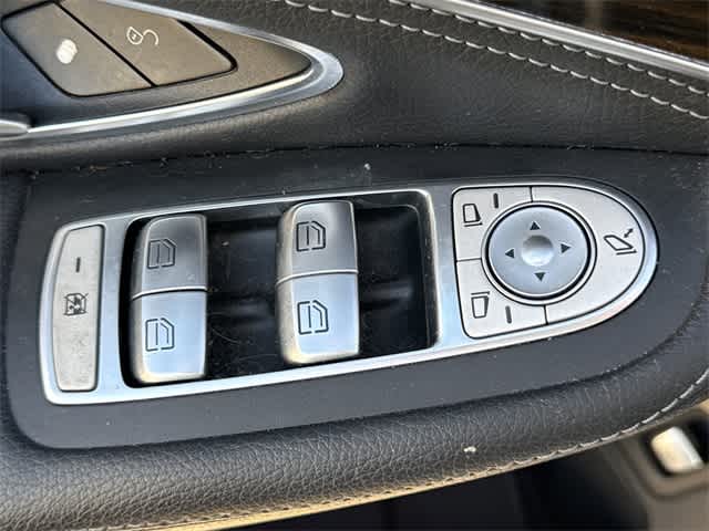 Thumbnail: 2015 Mercedes-Benz C-Class - 12