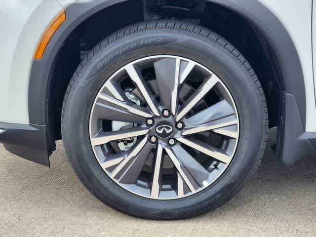 Thumbnail: 2026 INFINITI QX60 - 8