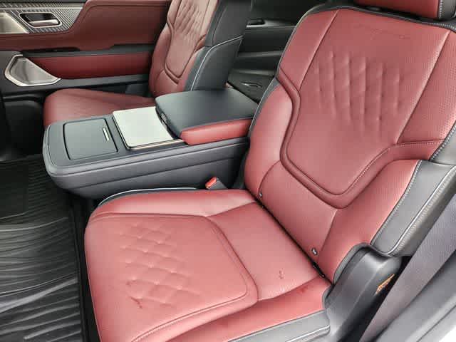 Thumbnail: 2026 INFINITI QX80 - 13