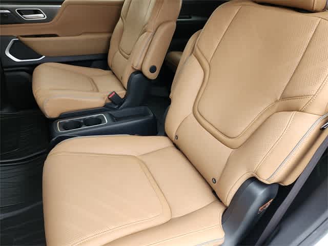 Thumbnail: 2026 INFINITI QX80 - 13