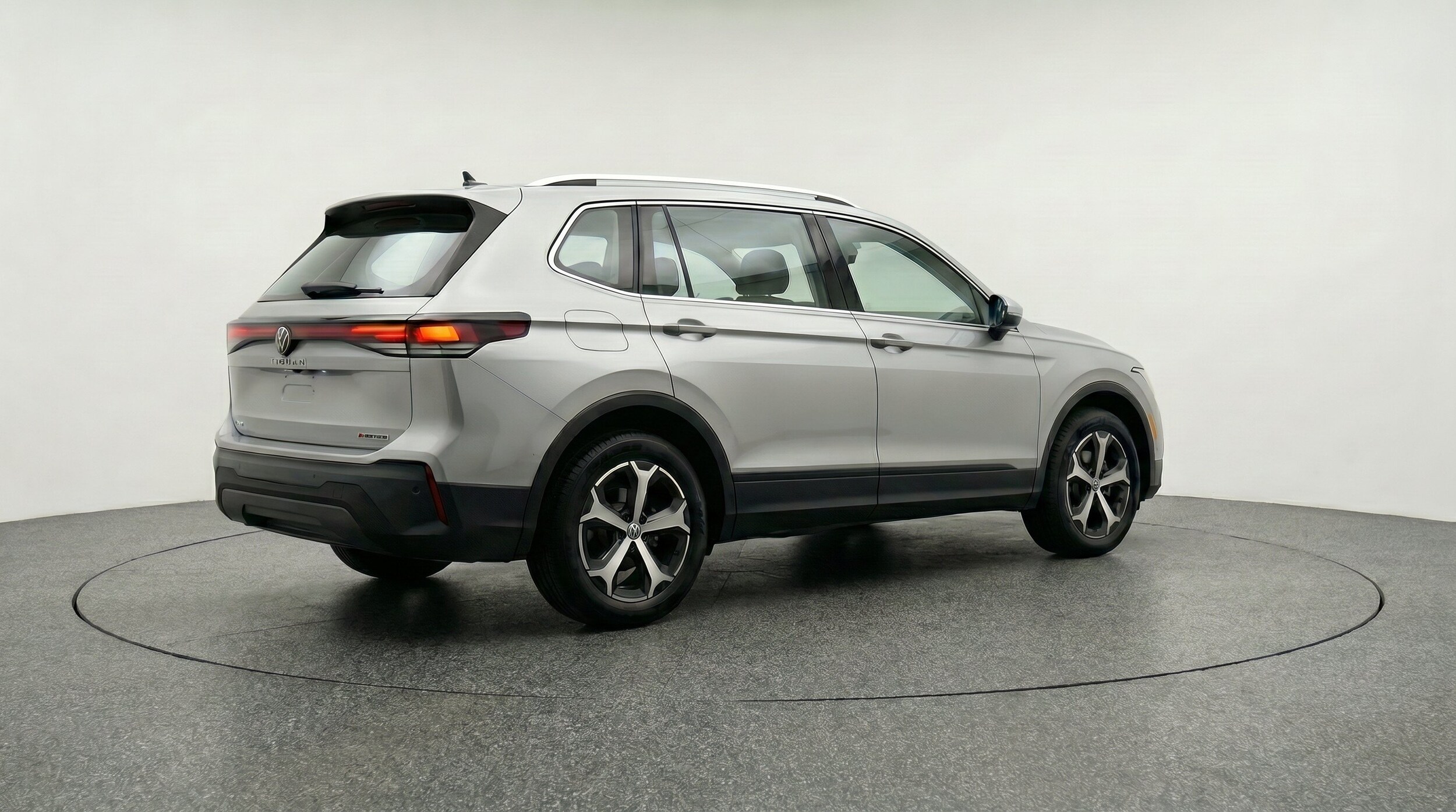 Thumbnail: 2026 Volkswagen Tiguan - 9