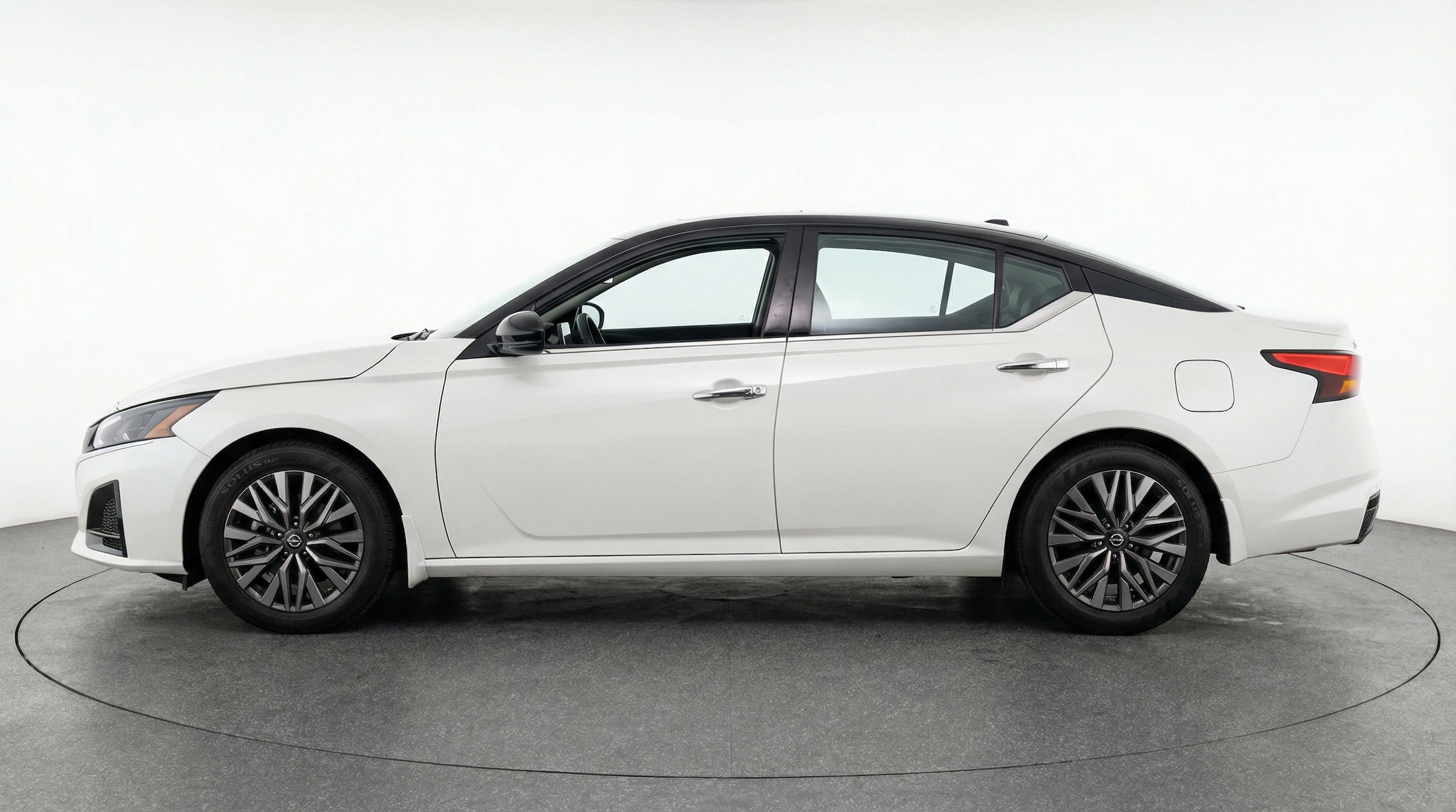Thumbnail: 2025 Nissan Altima - 5