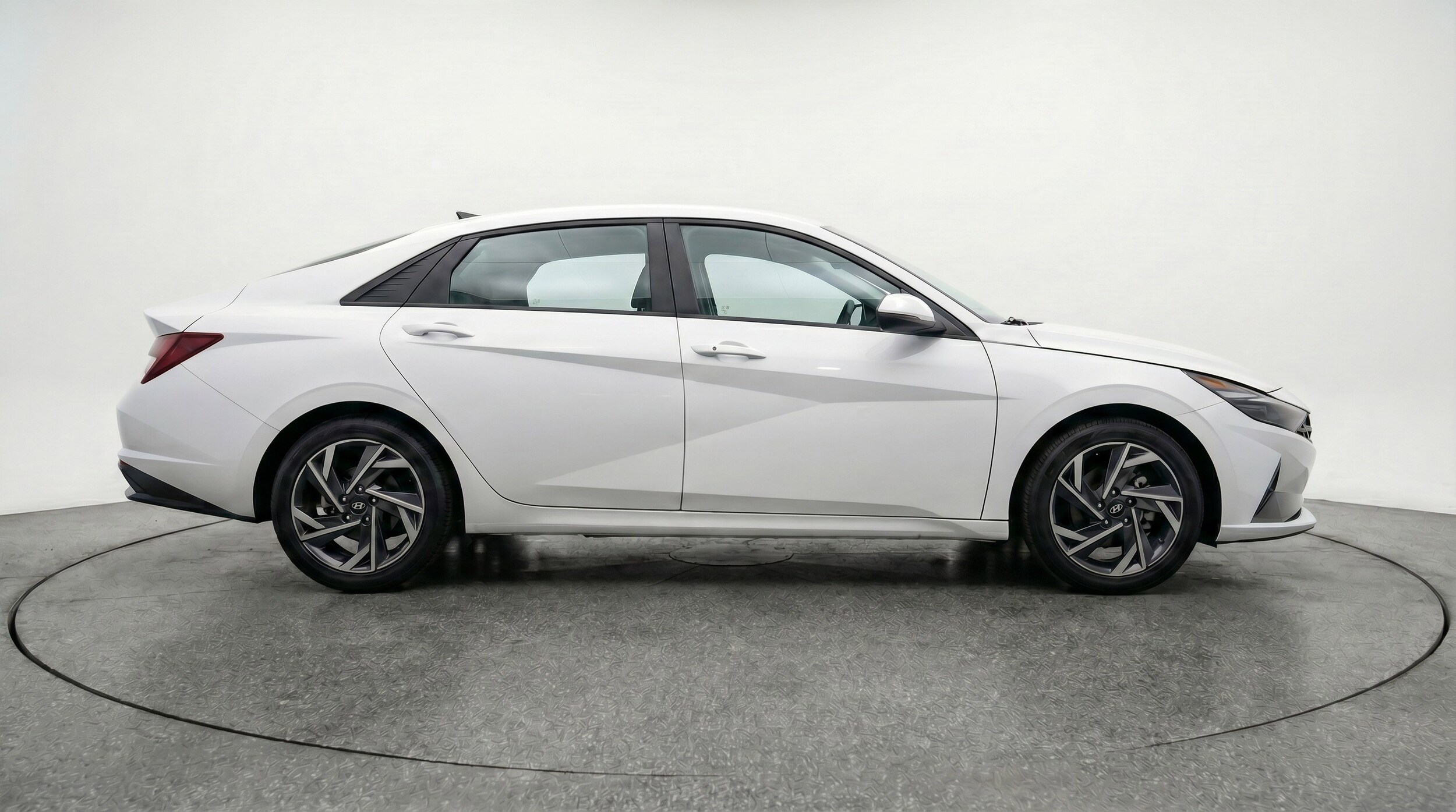 Thumbnail: 2025 Hyundai Elantra - 11