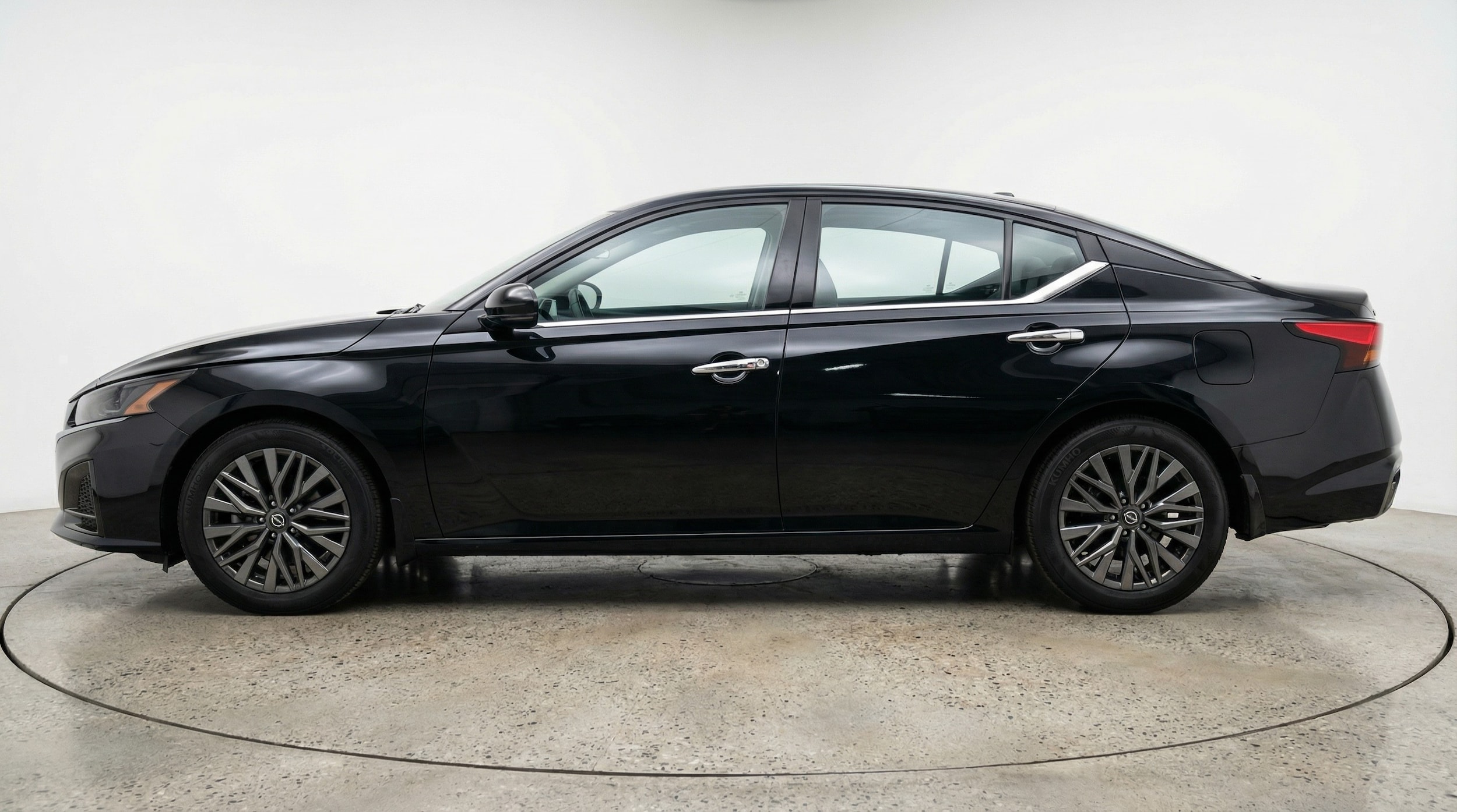 Thumbnail: 2025 Nissan Altima - 4