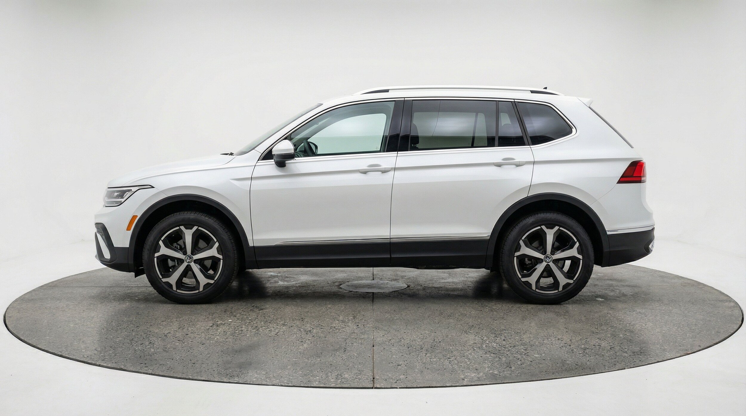 Thumbnail: 2026 Volkswagen Tiguan - 5