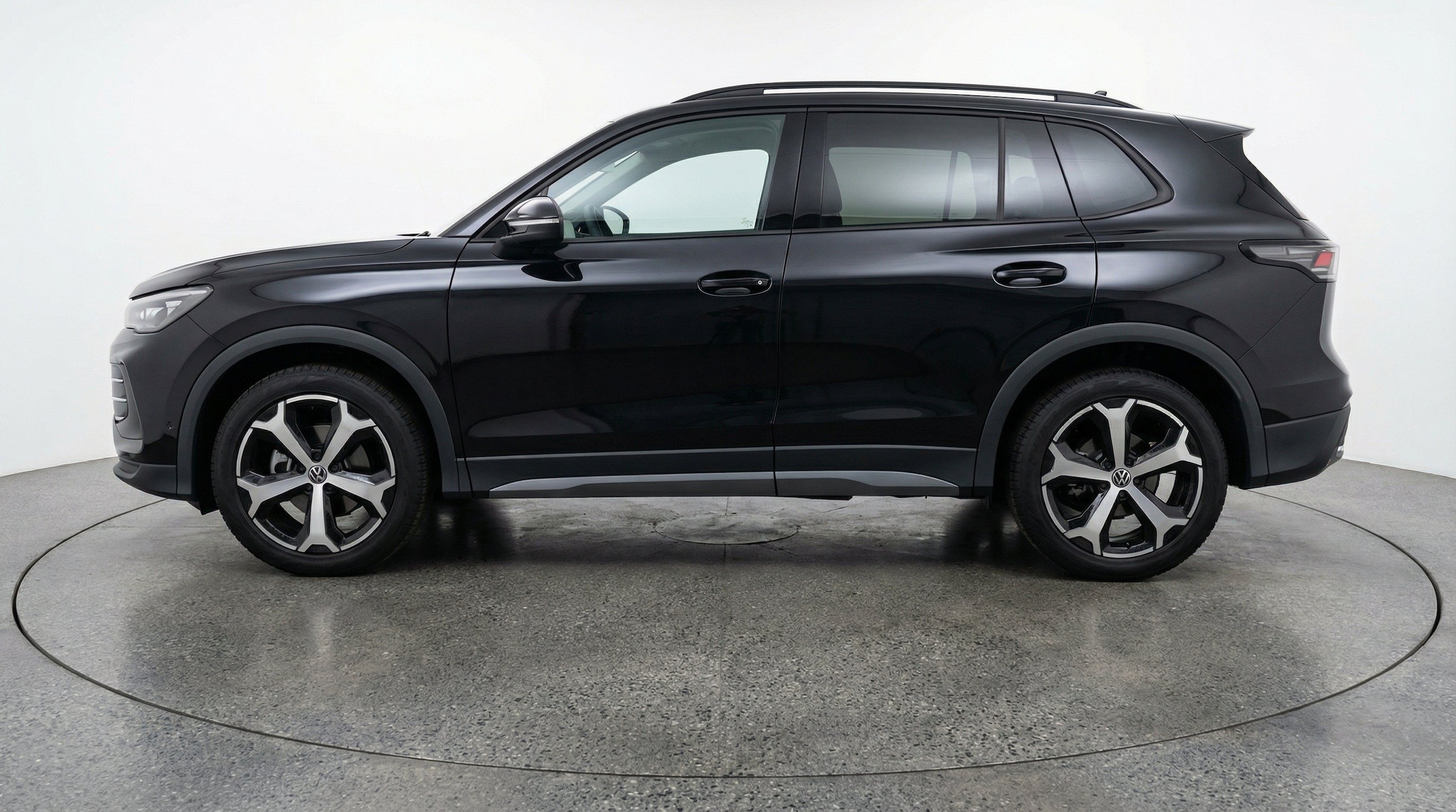 Thumbnail: 2026 Volkswagen Tiguan - 5