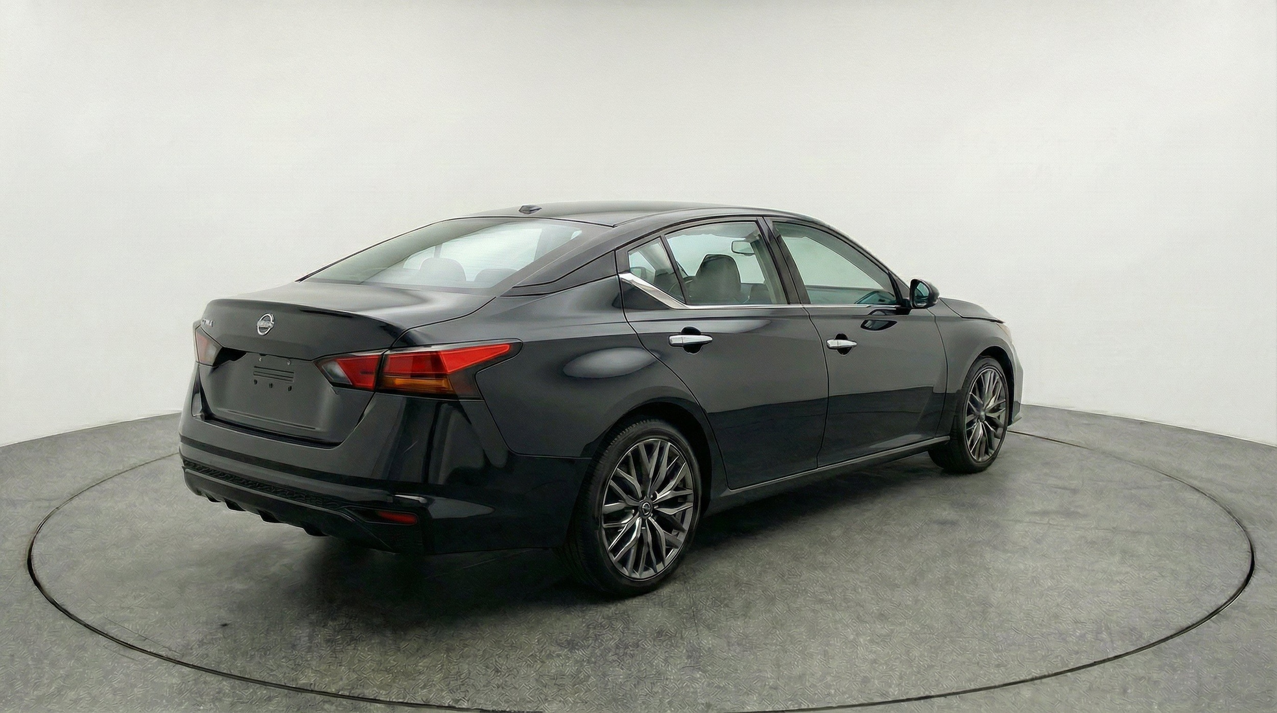 Thumbnail: 2025 Nissan Altima - 9