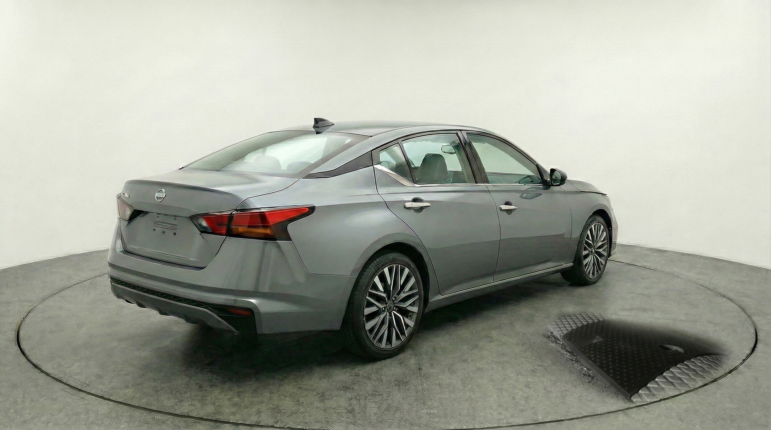Thumbnail: 2025 Nissan Altima - 9