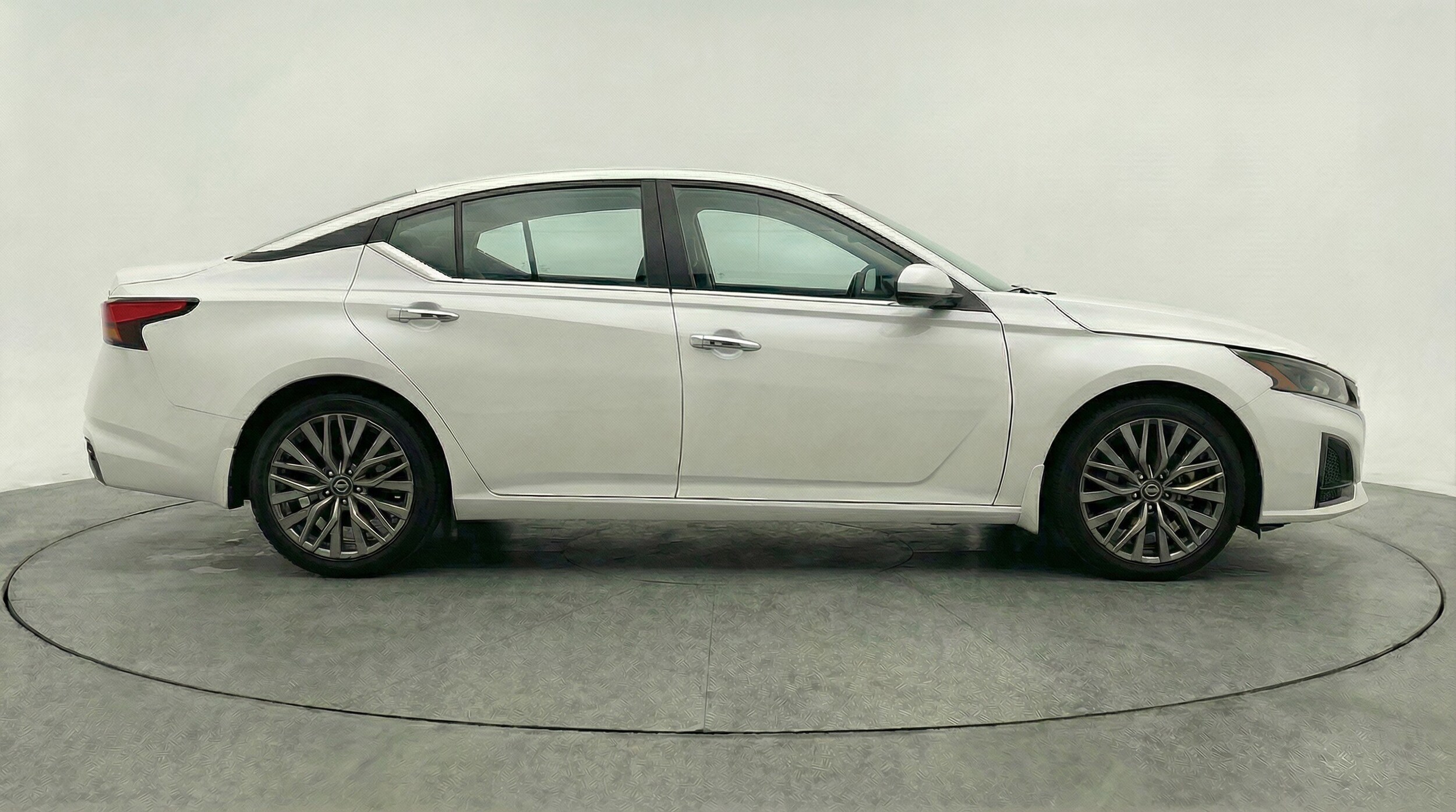 Thumbnail: 2025 Nissan Altima - 11
