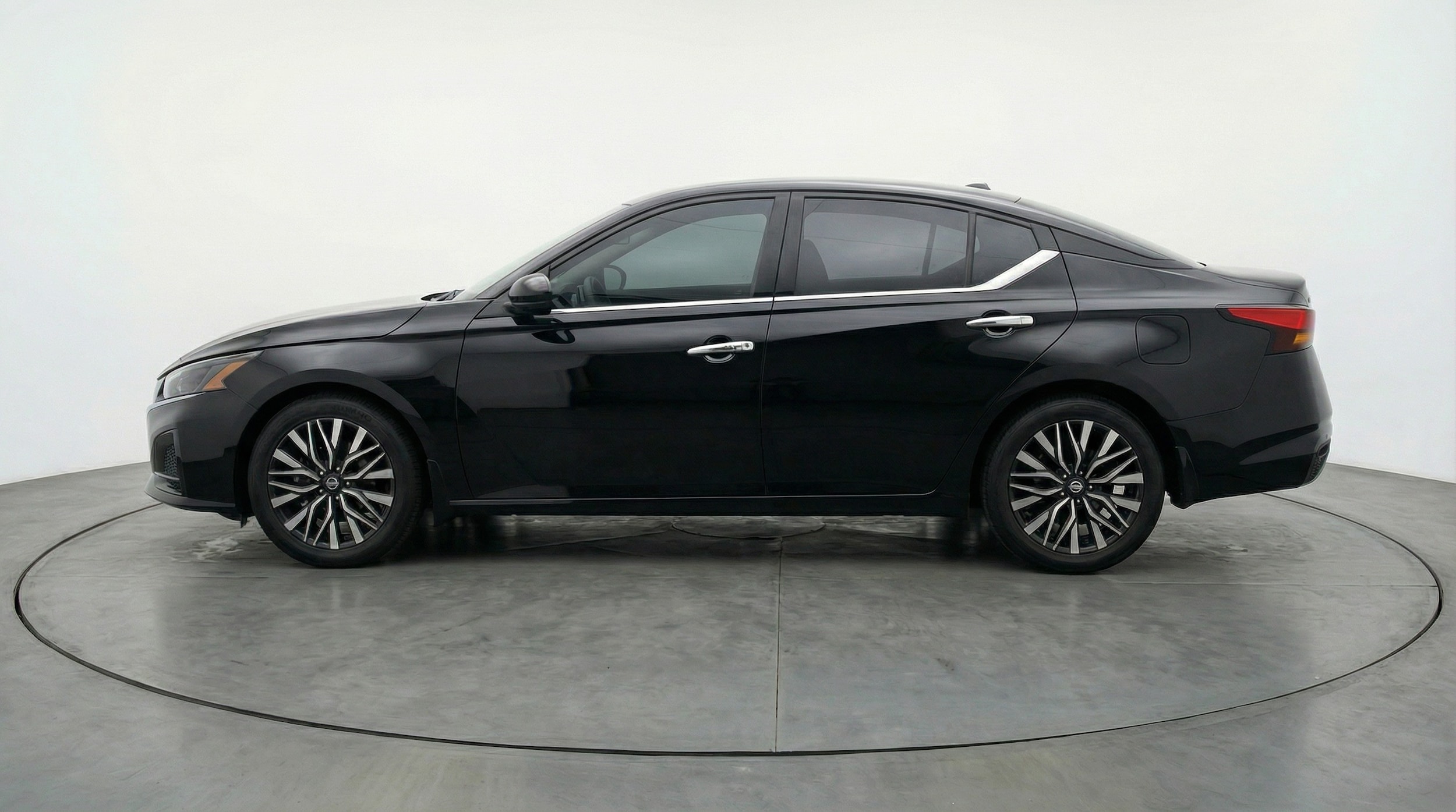 Thumbnail: 2025 Nissan Altima - 4