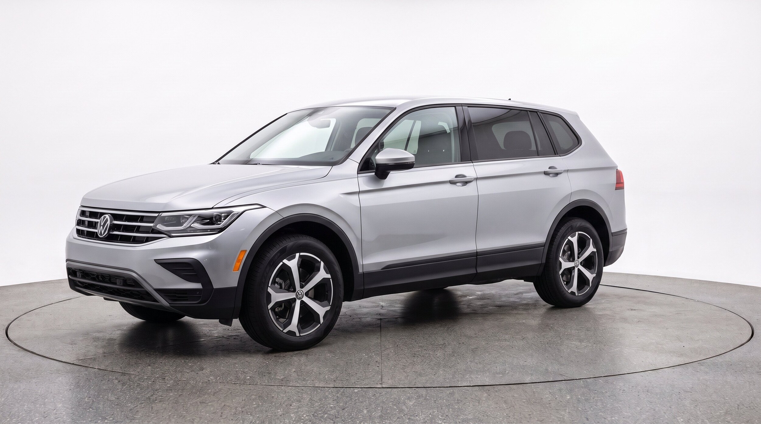 Thumbnail: 2026 Volkswagen Tiguan - 3