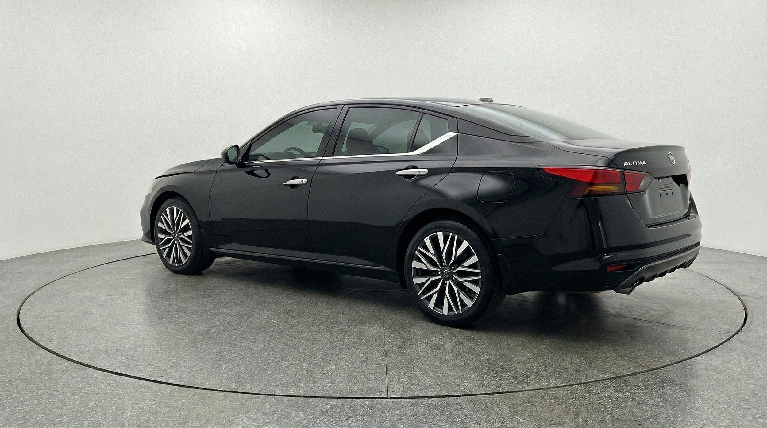 Thumbnail: 2025 Nissan Altima - 6