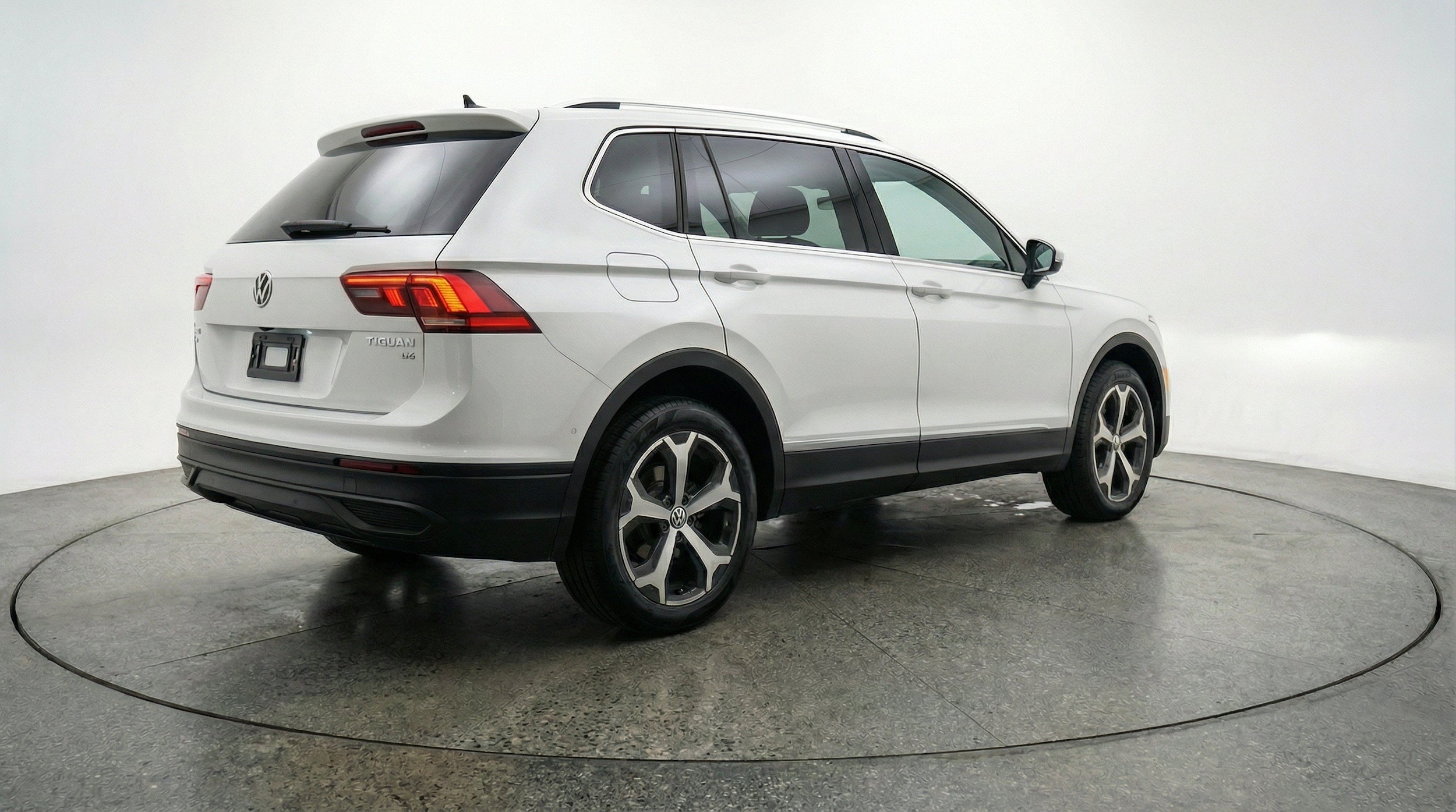 Thumbnail: 2026 Volkswagen Tiguan - 9