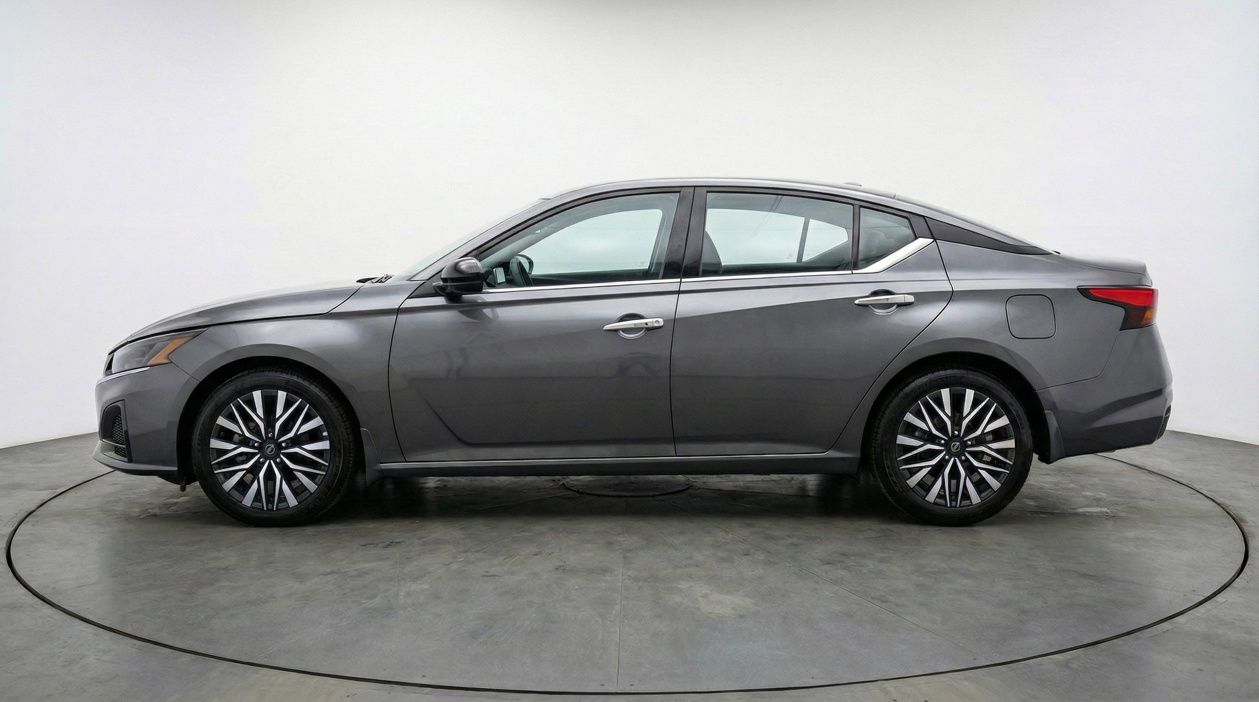 Thumbnail: 2025 Nissan Altima - 5