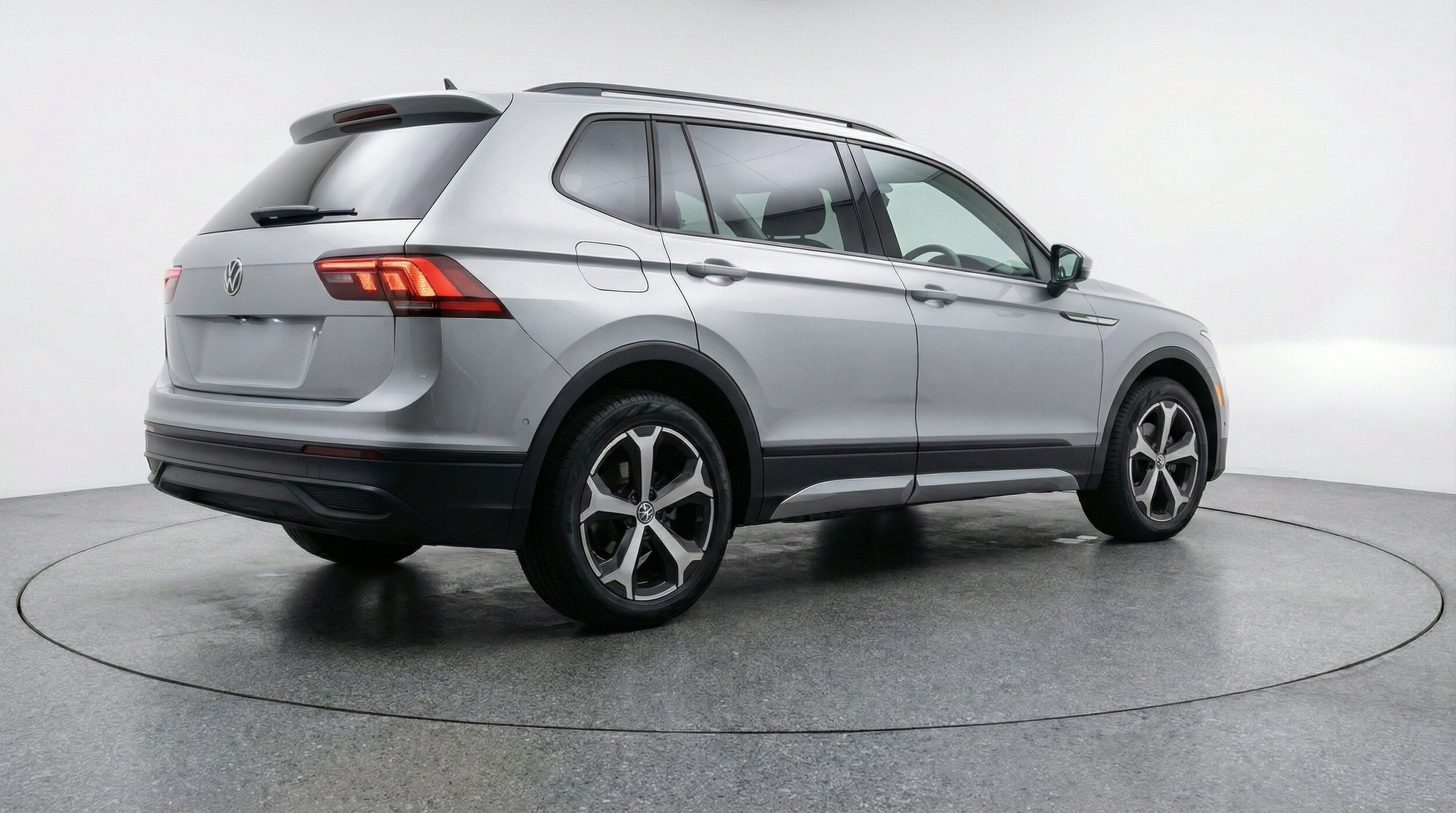 Thumbnail: 2026 Volkswagen Tiguan - 9