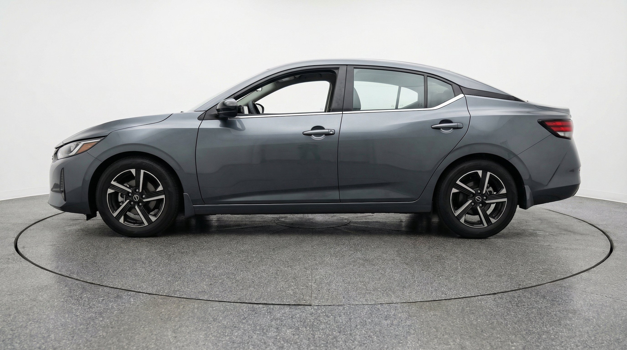 Thumbnail: 2025 Nissan Sentra - 5