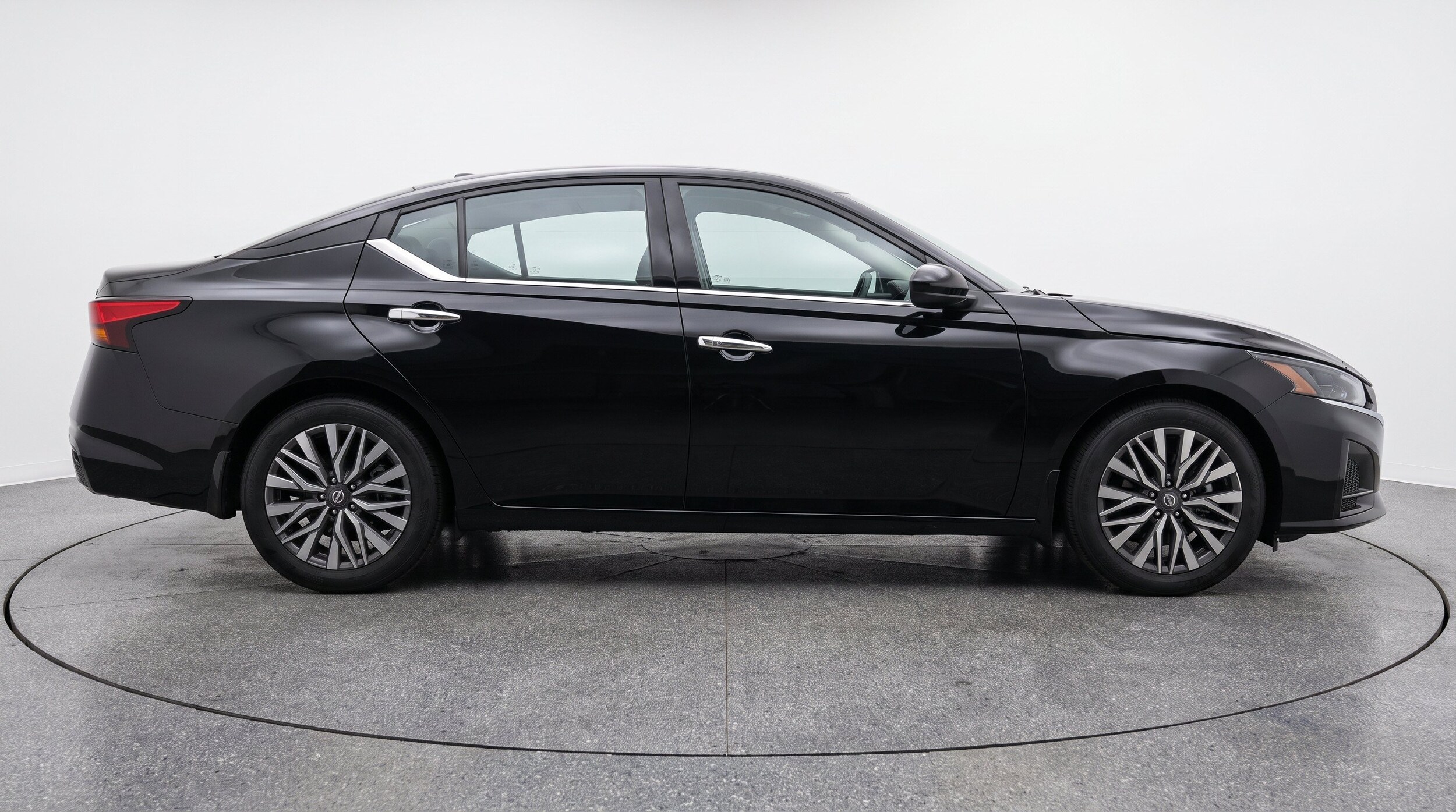 Thumbnail: 2025 Nissan Altima - 10