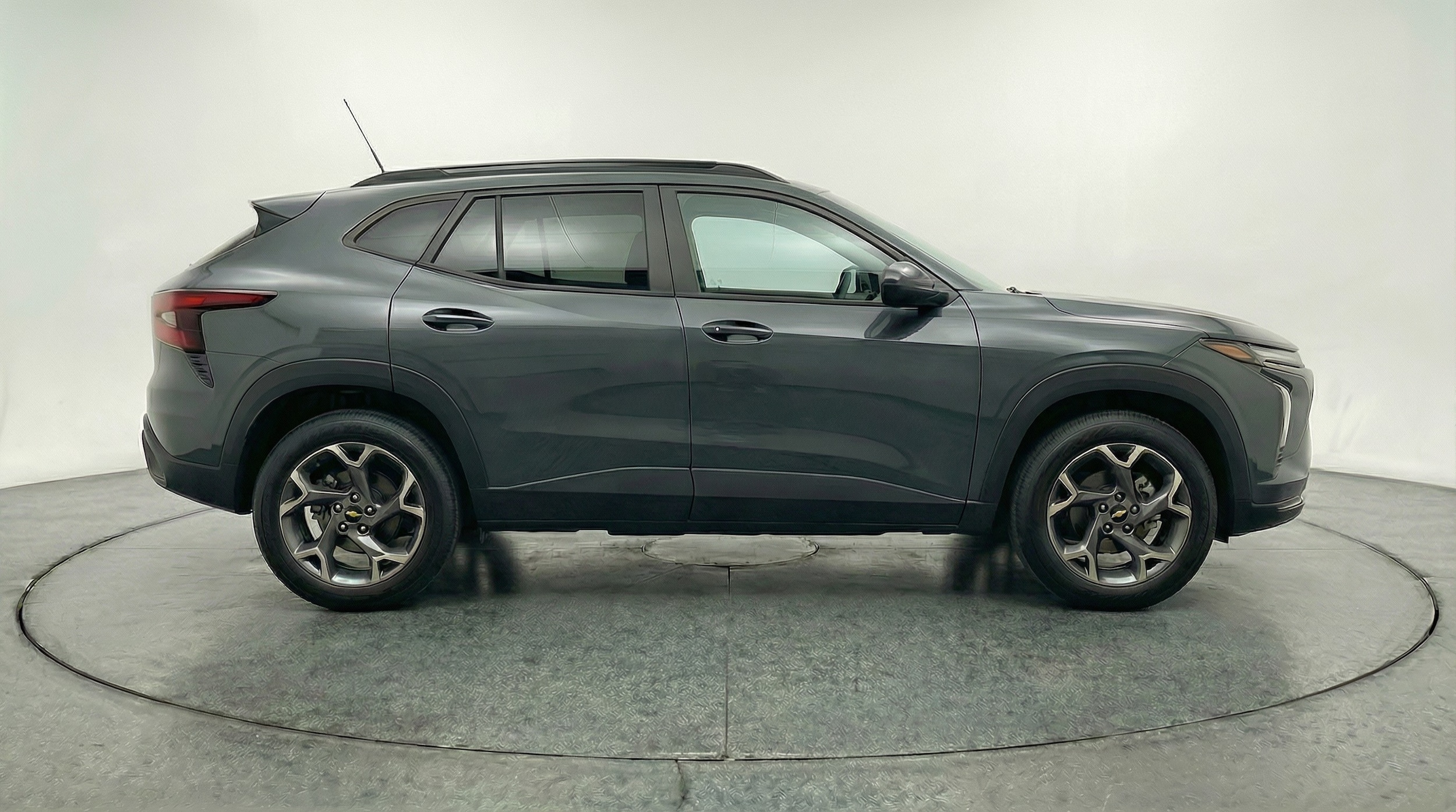 Thumbnail: 2025 Chevrolet Trax - 8