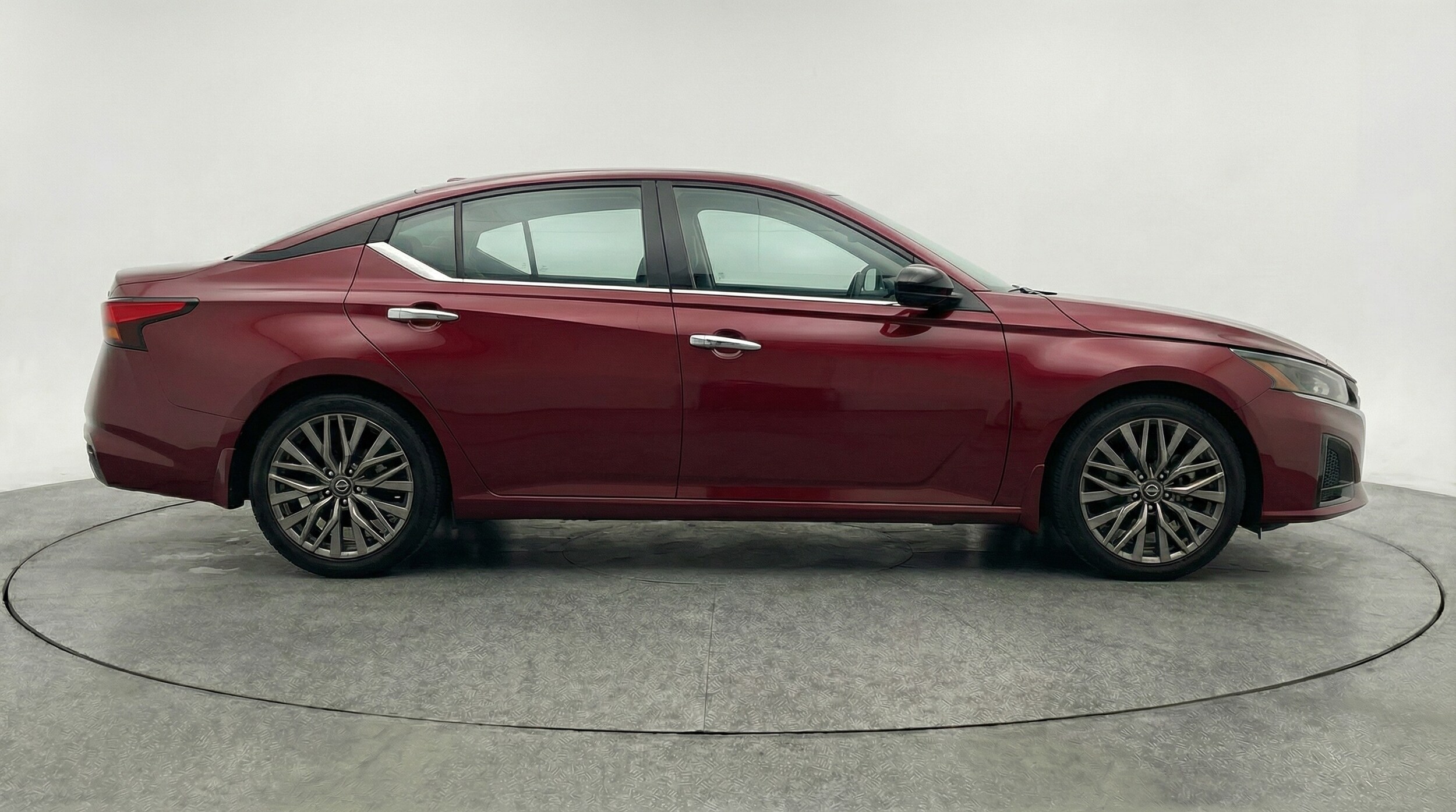 Thumbnail: 2025 Nissan Altima - 8