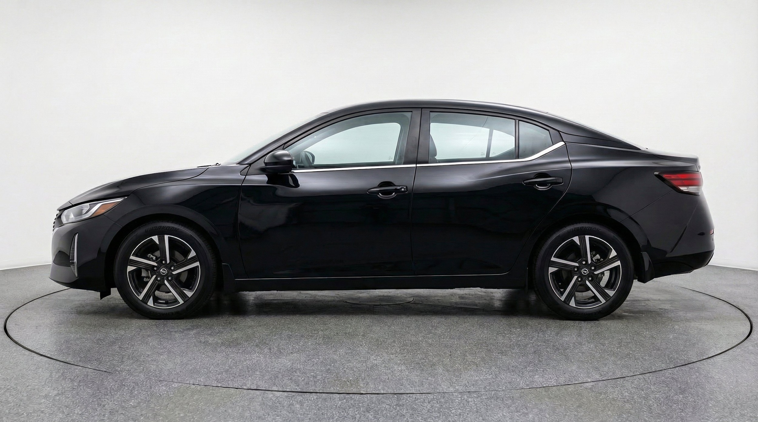 Thumbnail: 2025 Nissan Sentra - 5
