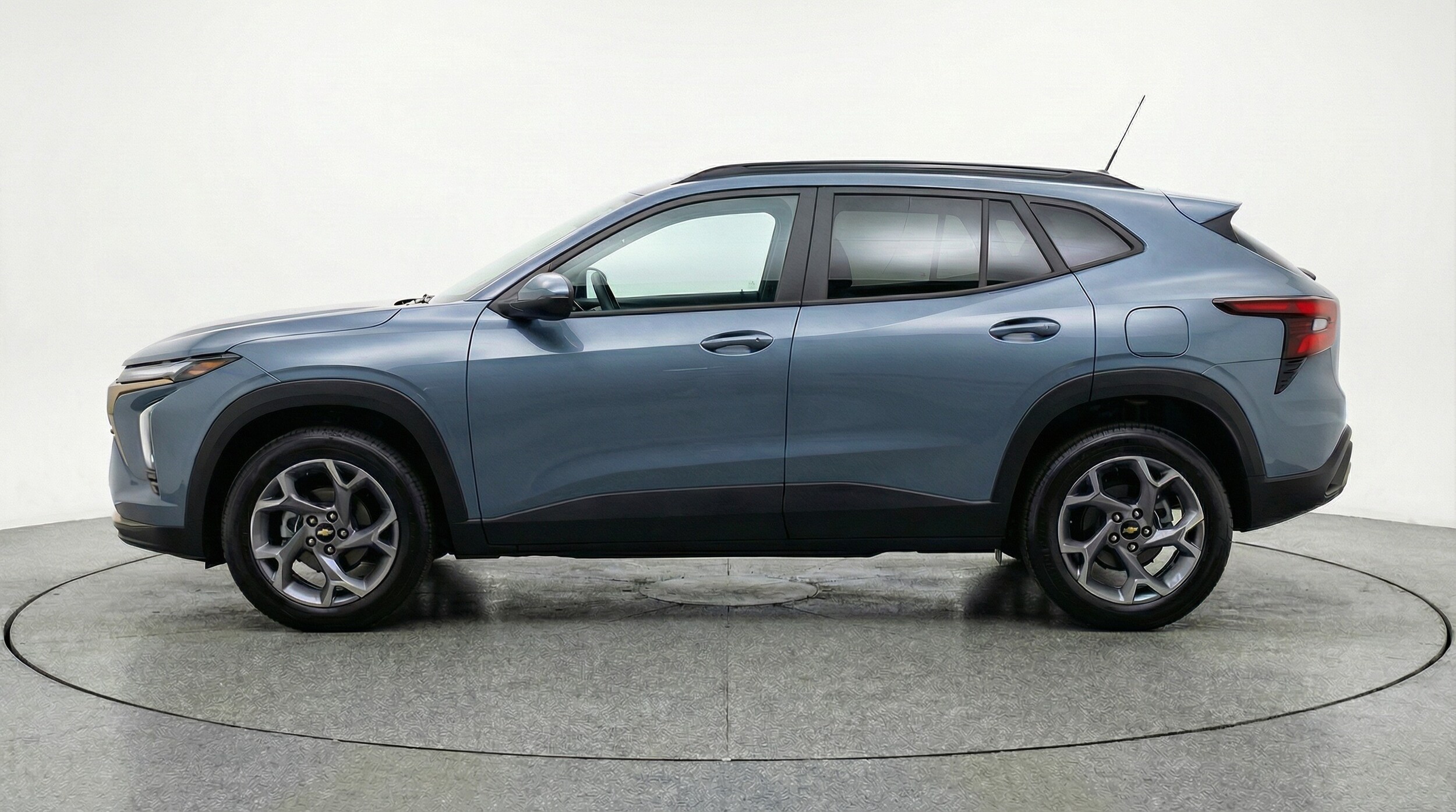 Thumbnail: 2025 Chevrolet Trax - 4