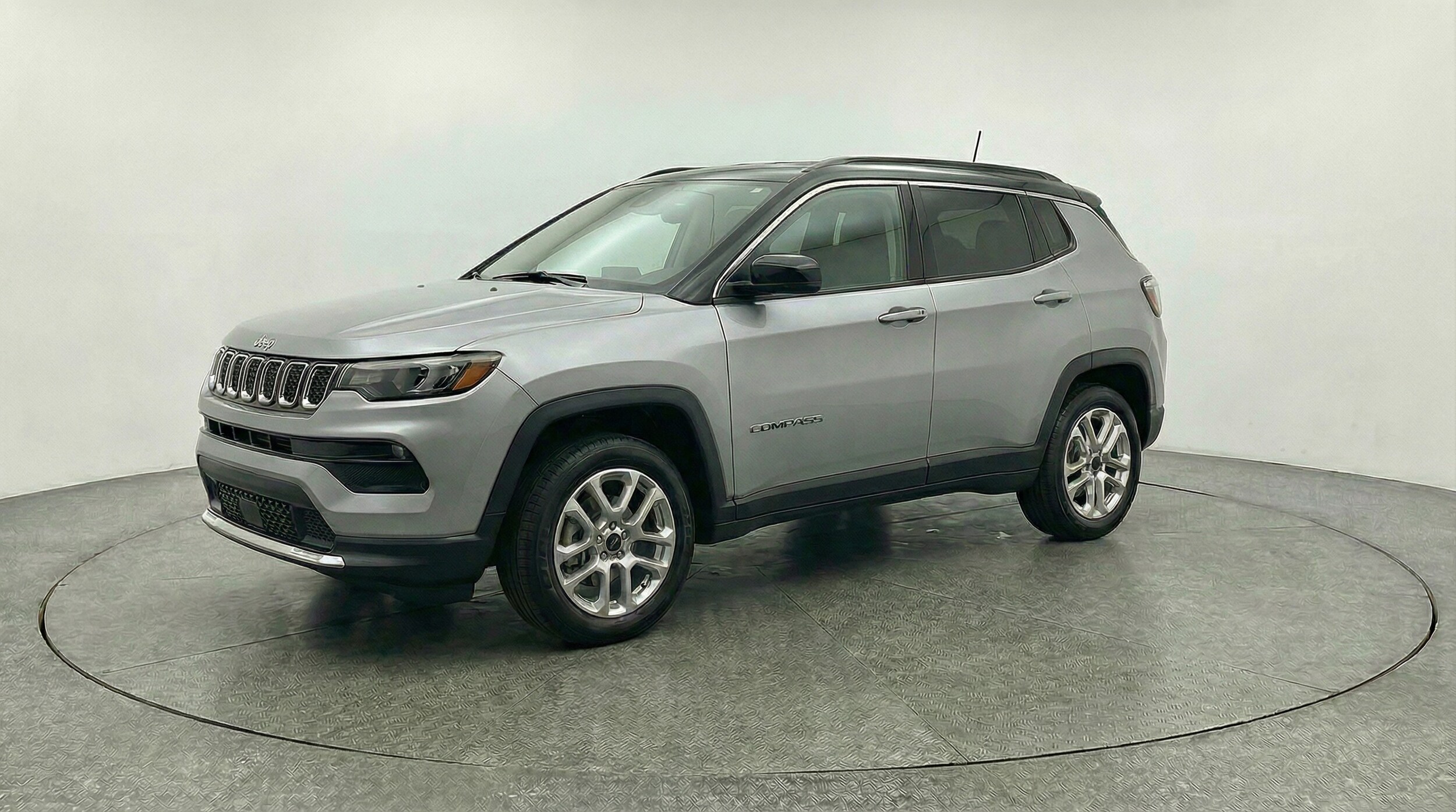 Thumbnail: 2025 Jeep Compass - 3