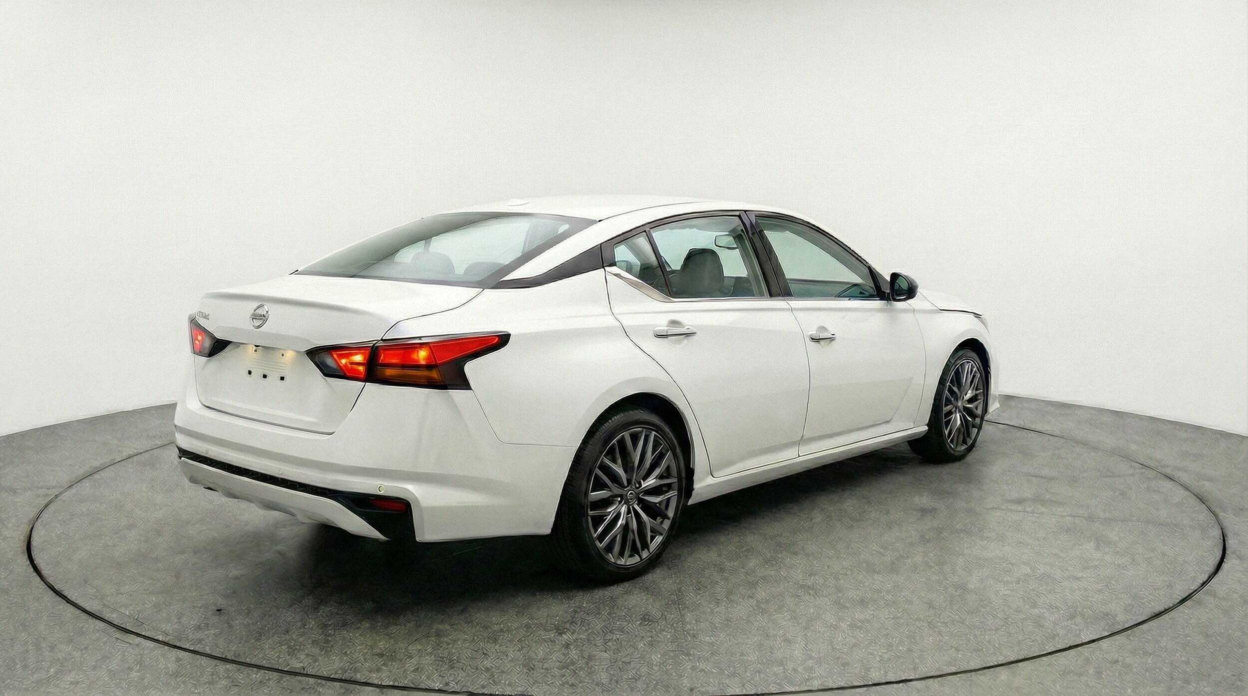 Thumbnail: 2025 Nissan Altima - 9