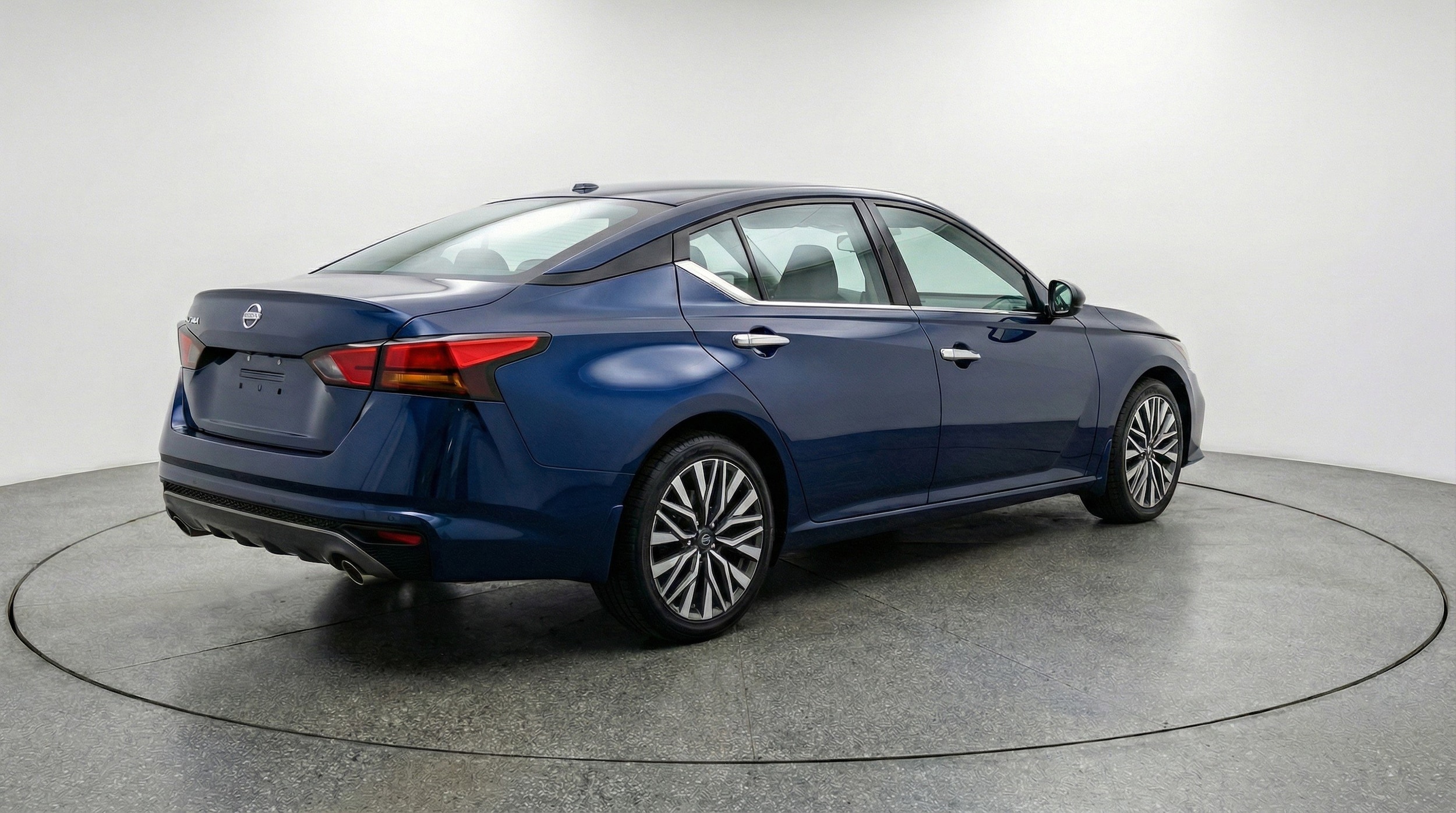 Thumbnail: 2025 Nissan Altima - 9