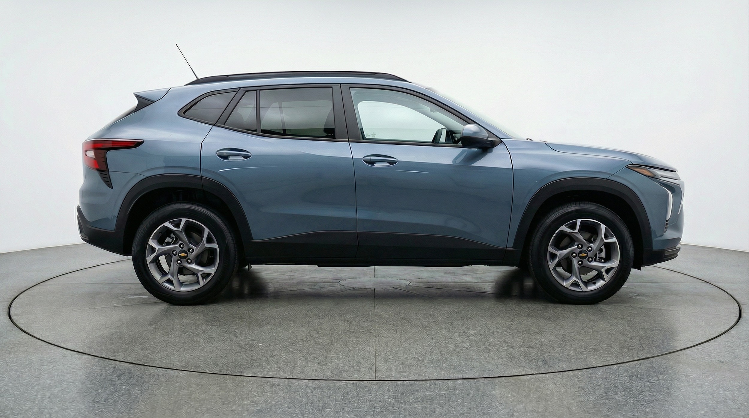 Thumbnail: 2025 Chevrolet Trax - 8