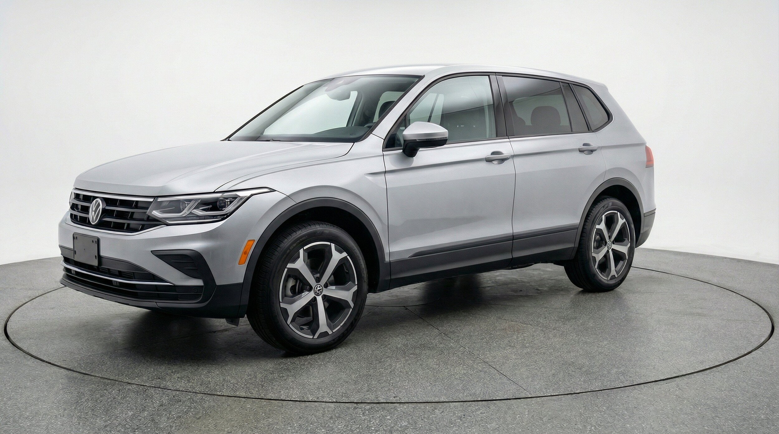 Thumbnail: 2026 Volkswagen Tiguan - 3