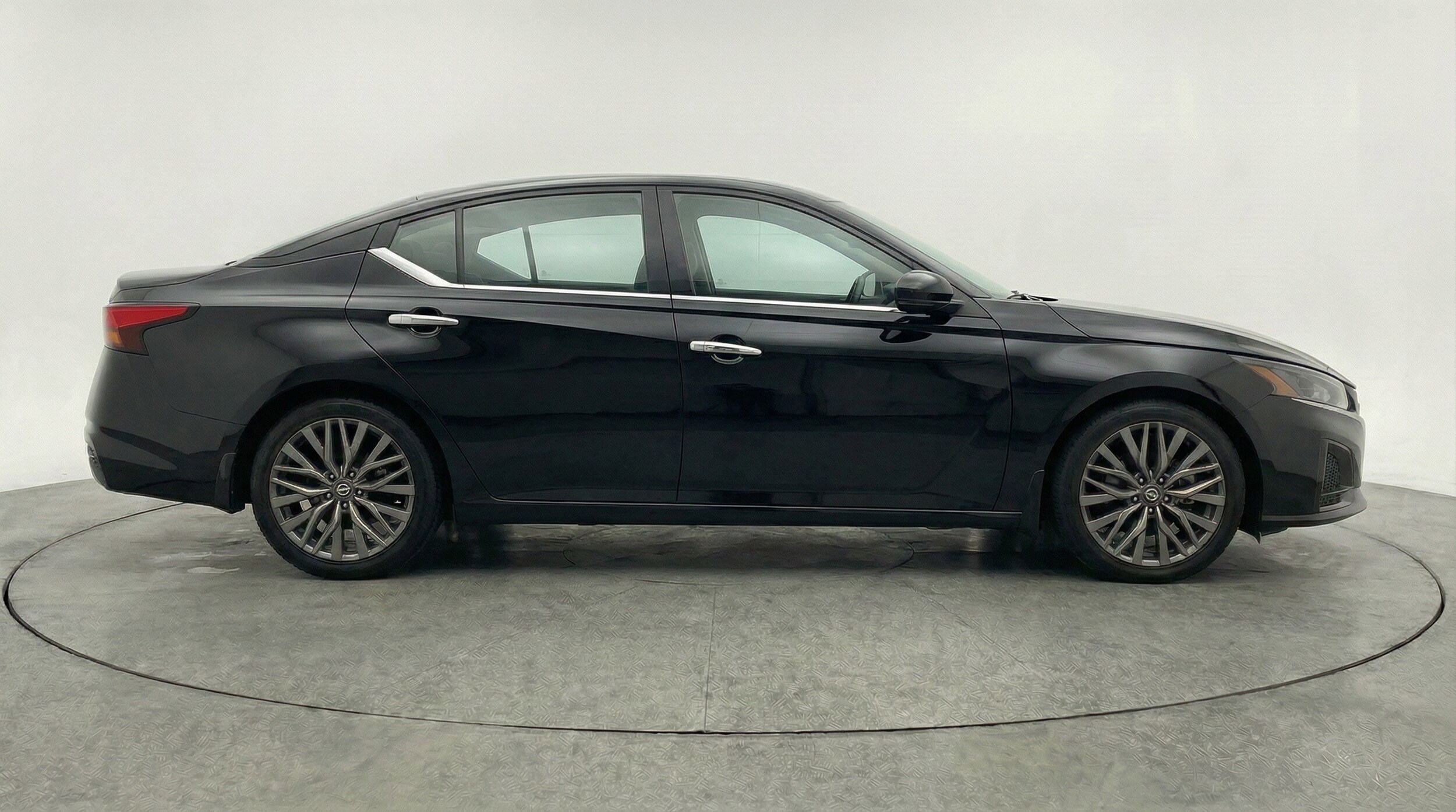 Thumbnail: 2025 Nissan Altima - 11
