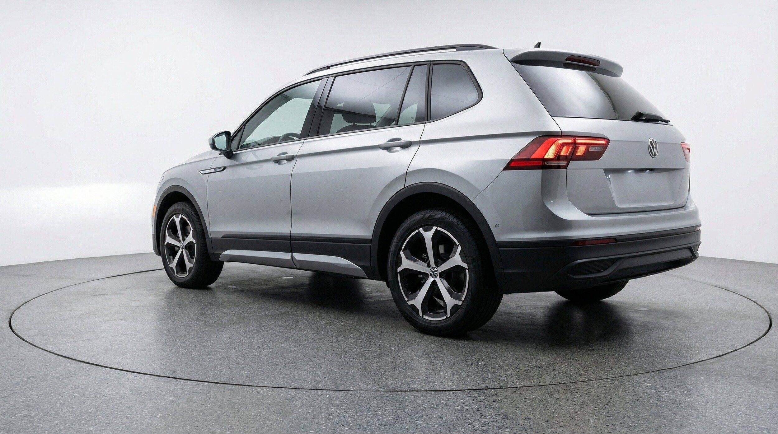 Thumbnail: 2026 Volkswagen Tiguan - 6