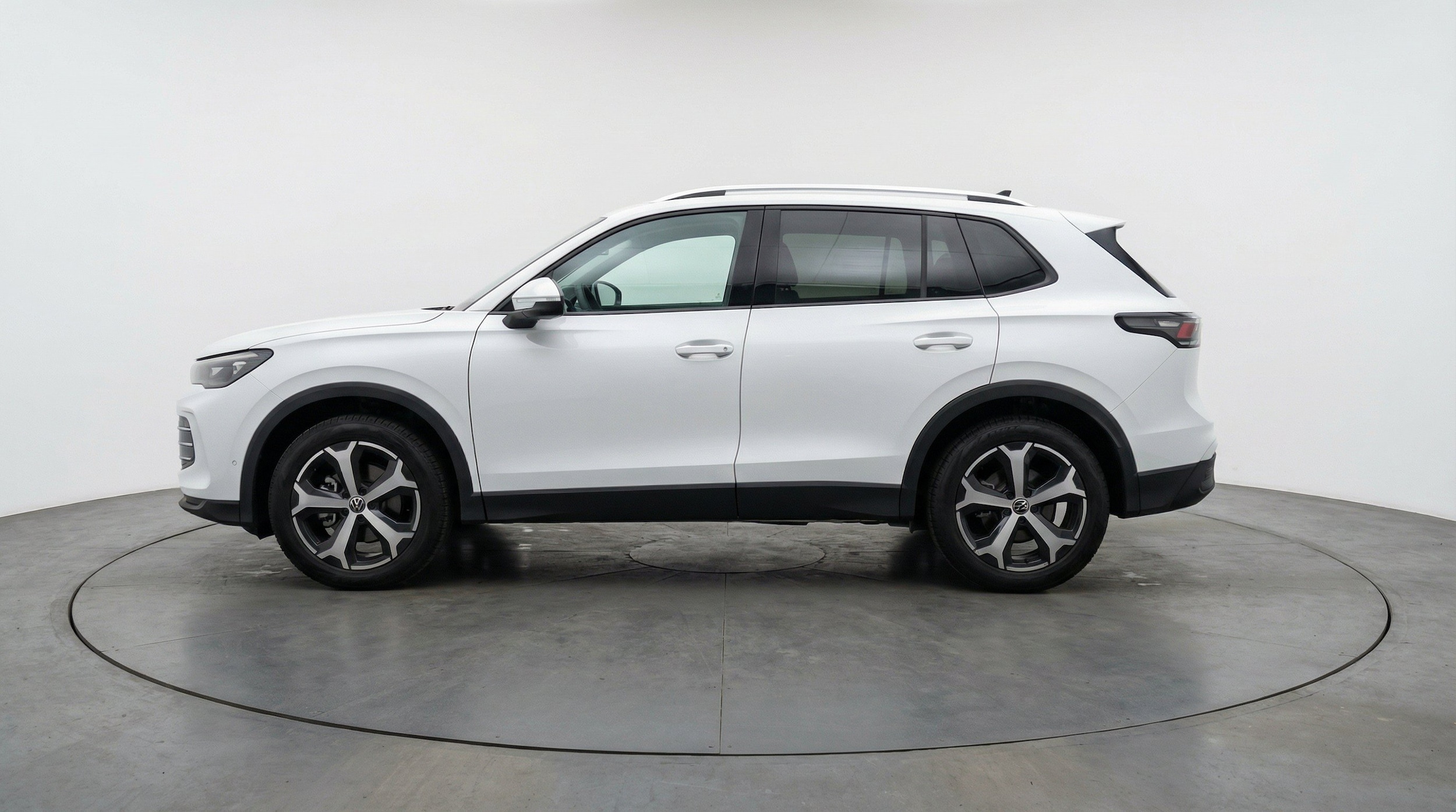 Thumbnail: 2026 Volkswagen Tiguan - 5