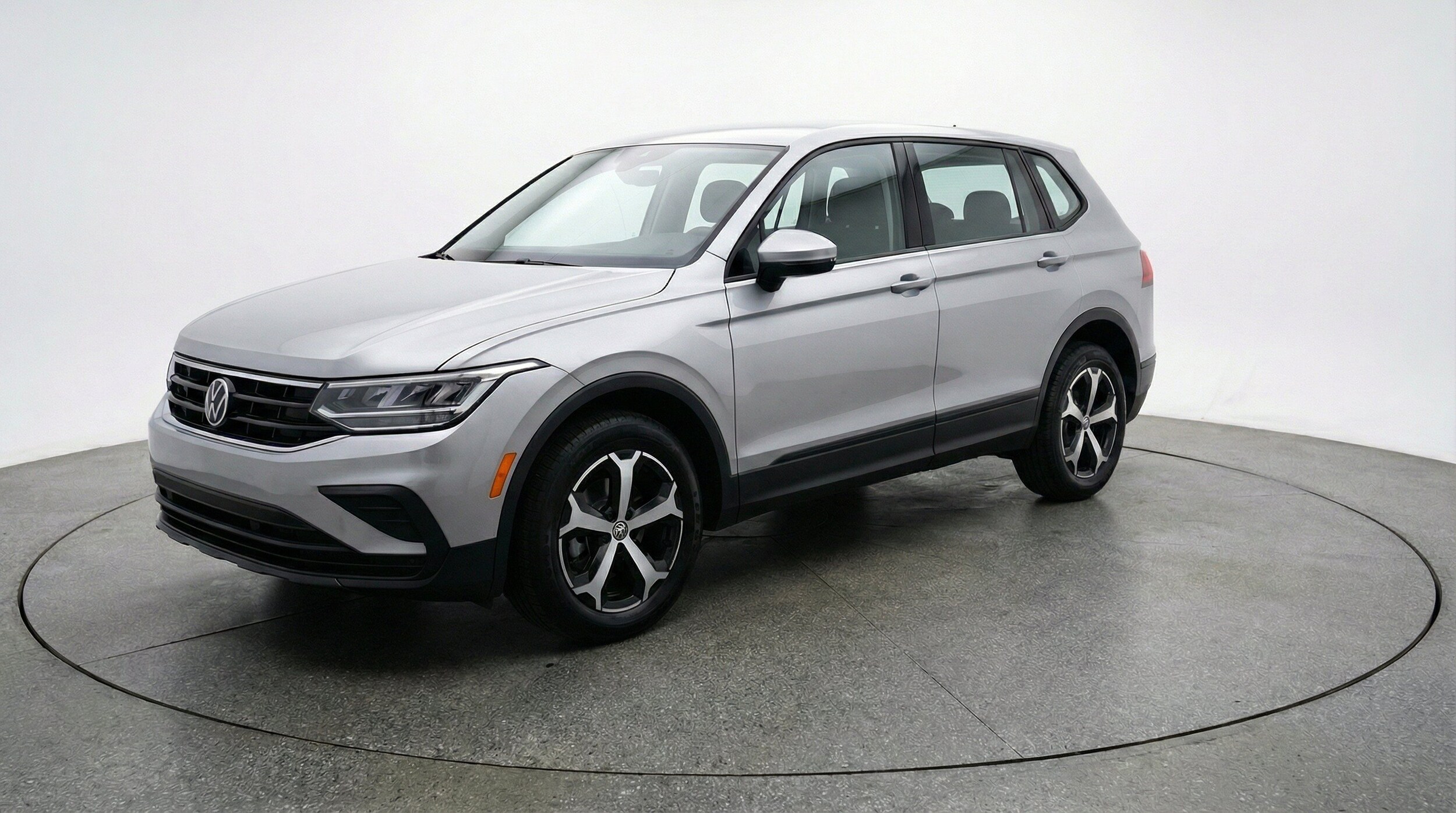 Thumbnail: 2026 Volkswagen Tiguan - 3
